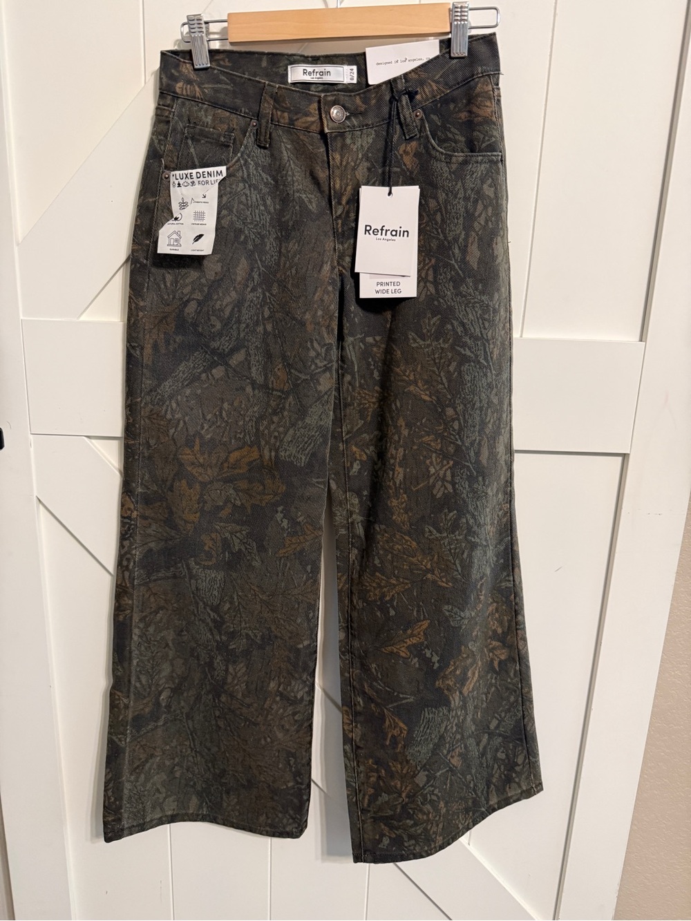 New Refrain Women’s Size 0/24 Printed Wide Leg Camo Print Jeans Pants Luxe Denim